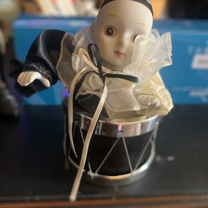 San Francisco Music Box Co. Moving Musical Porcelain Clown In A Drum